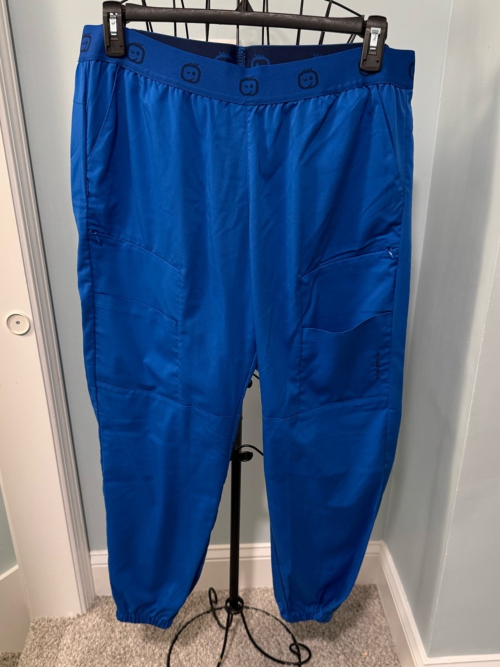 Wonder wink Pro Jogger Women’s scrub pants royal blue Extra Large XL slim cargo